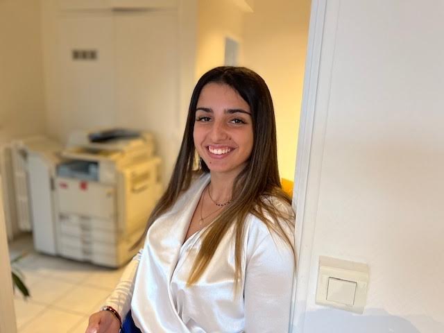 photo de Mme Lina assistante administrative